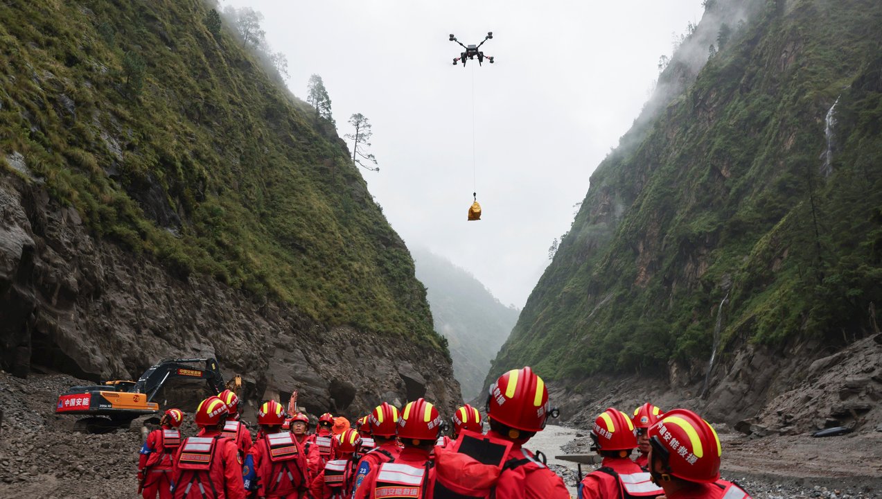 China Nepal flash floods