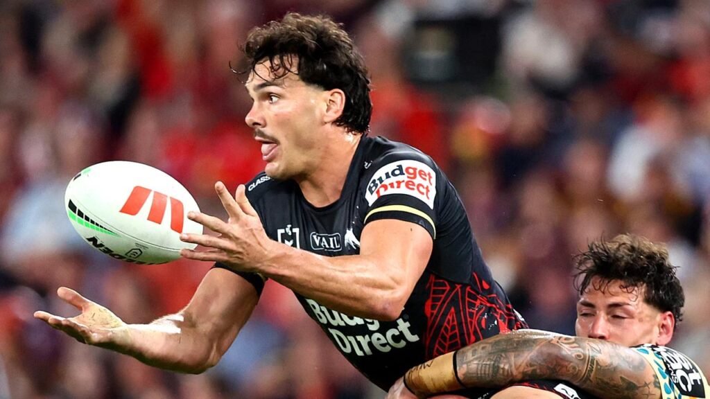Strike centre Herbie Farnworth is a priority re-signing for the Dolphins.
