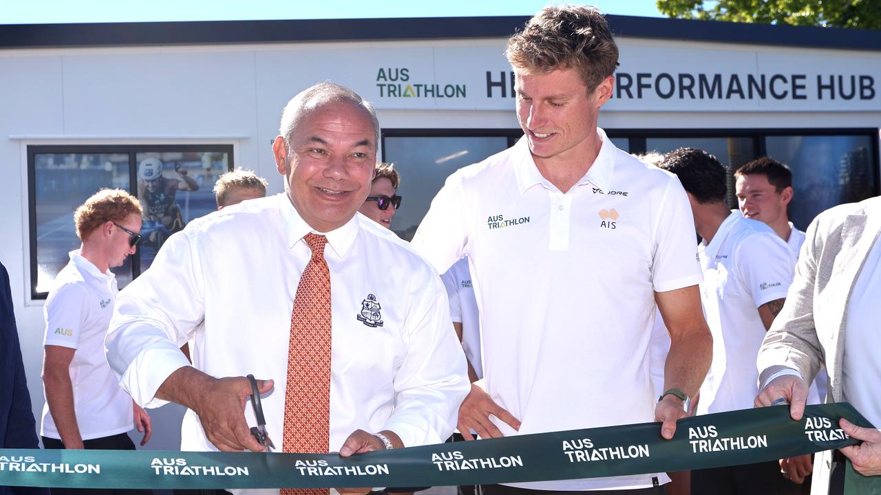 Hauser (r), with Gold Coast Lord Mayor Tom Tate.