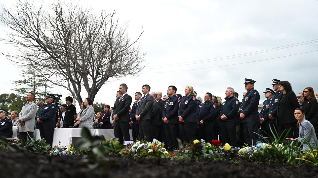 Police and members of the public at Wangaratta police station