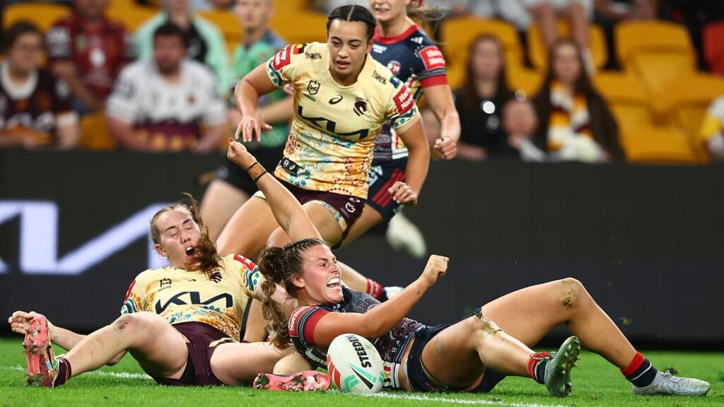 The Sydney Roosters overcame fellow NRLW heavyweights Brisbane, winning 34-20.
