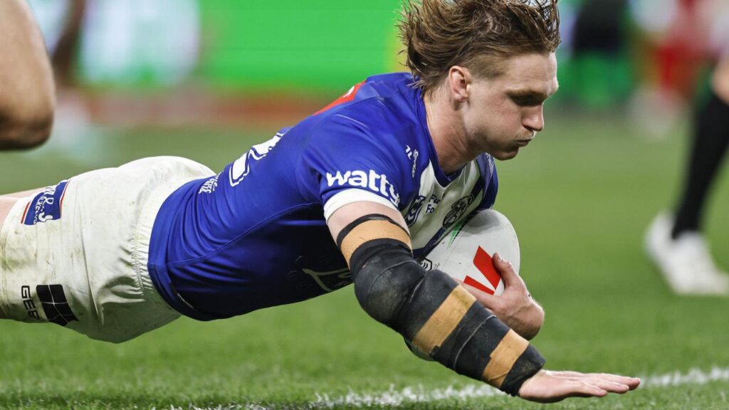 Jacob Preston has re-signed with Canterbury in a majoor boost for the Bulldogs.

