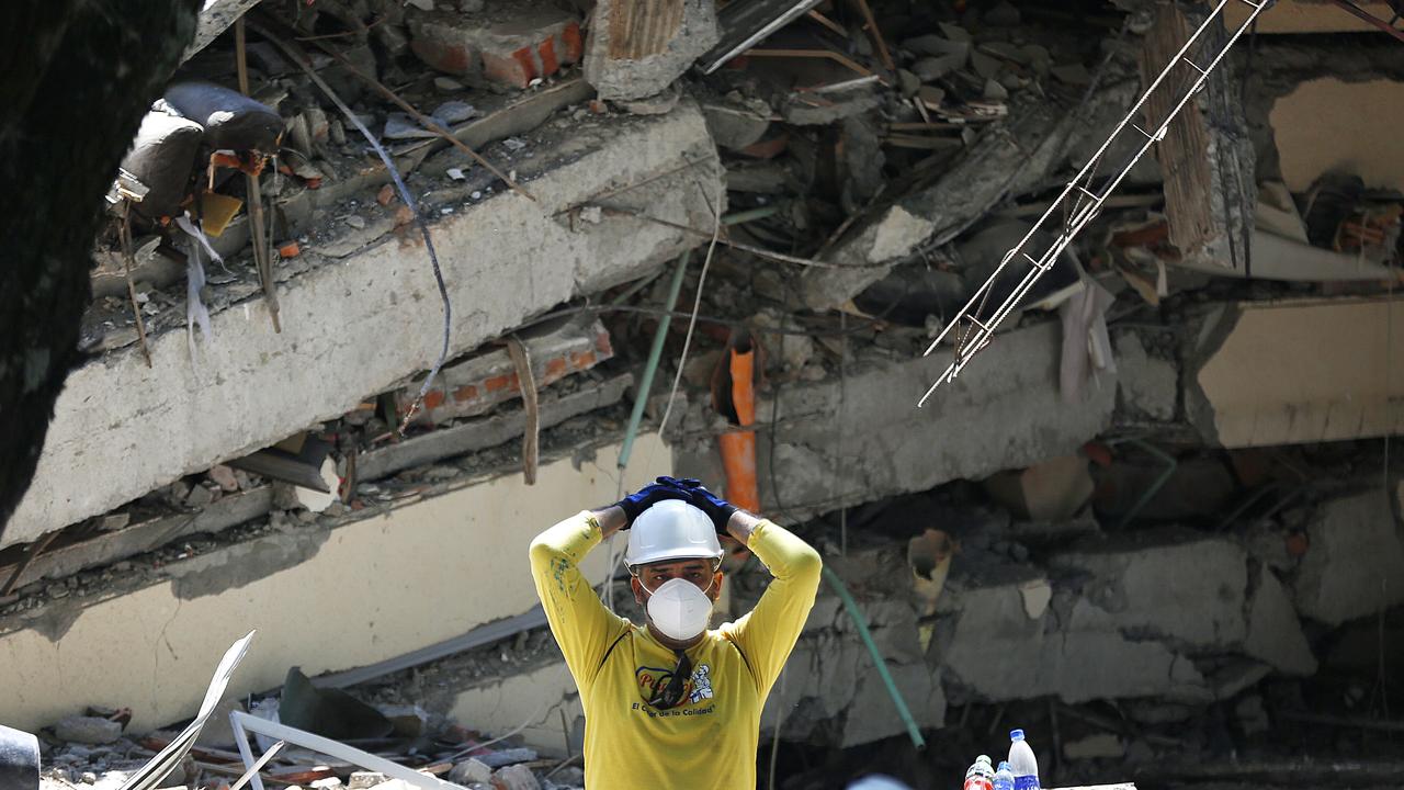 Quake destruction in western Colombia