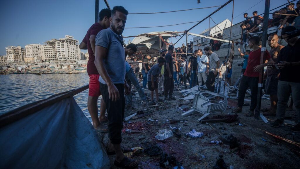At least six Palestinians were killed and others injured in an Israeli air strike in Gaza City.
