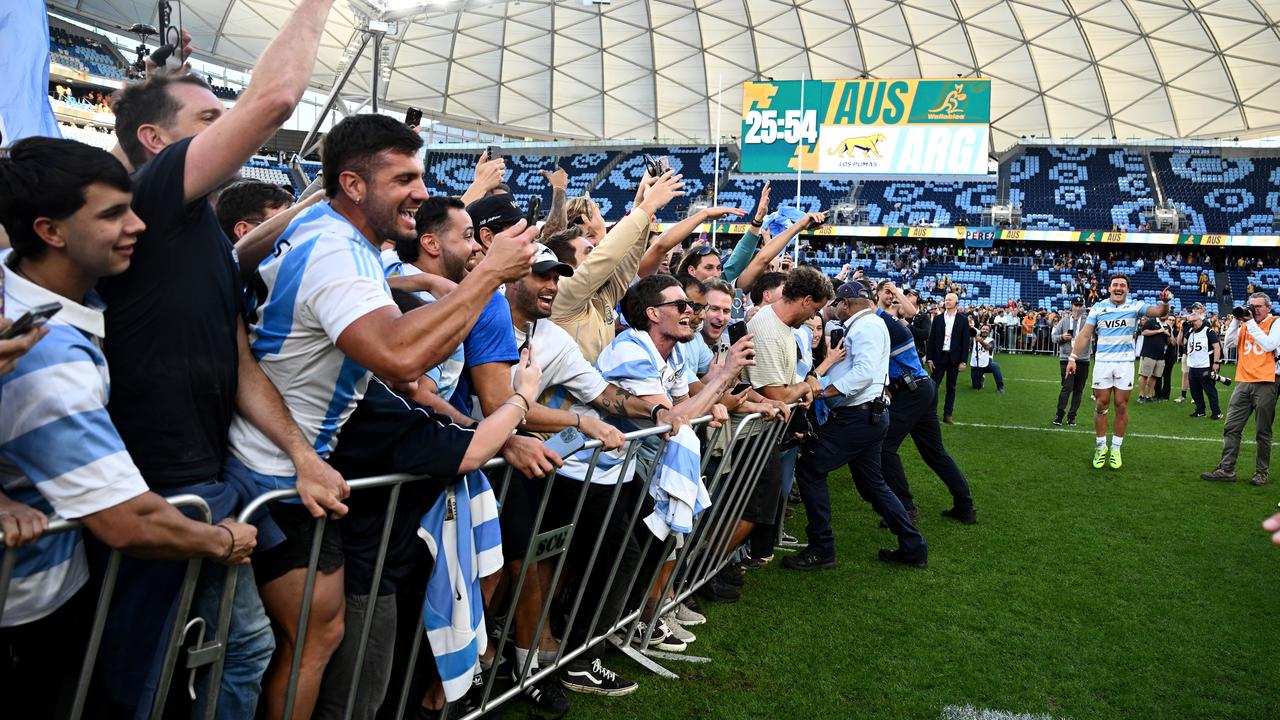 pumas fans