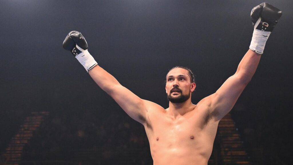 Teremoana Teremoana marches on after his 12th-straight pro victory as a heavyweight.
