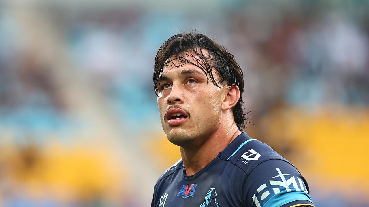 Tino Fa'asuamaleaui of the Titans