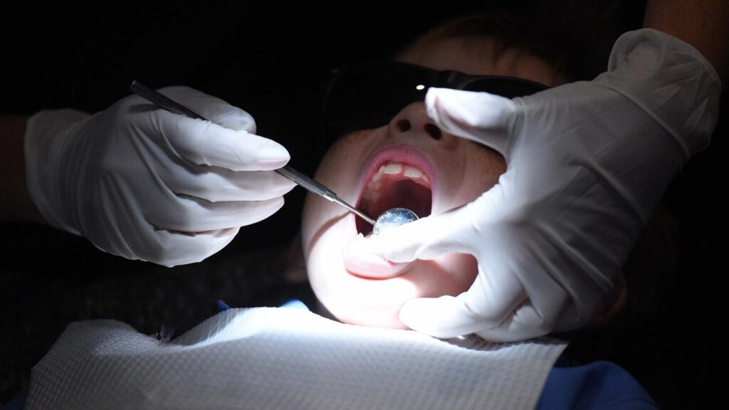 The Victorian Labor government has promised to provide free dental care if re-elected.
