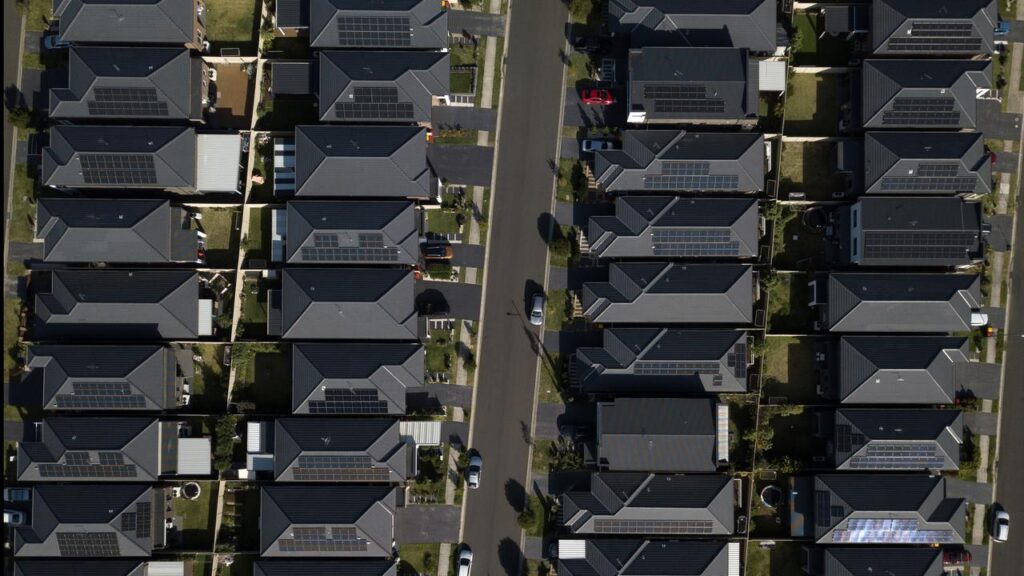 Australia experienced record solar project investments and household installations in past quarter.

