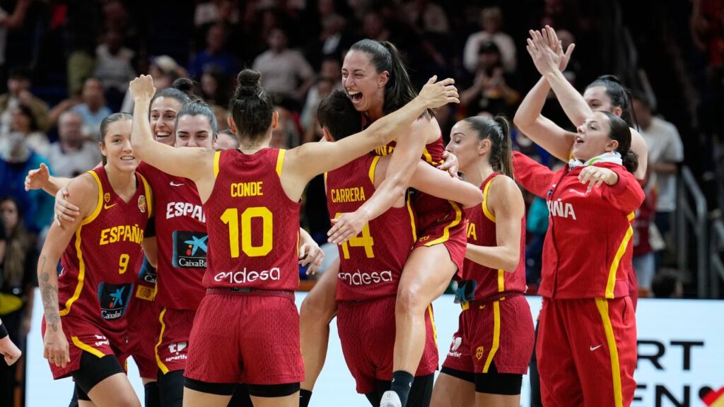 Spain’s players celebrate after knocking Australia out of the women’s basketball World Cup.
