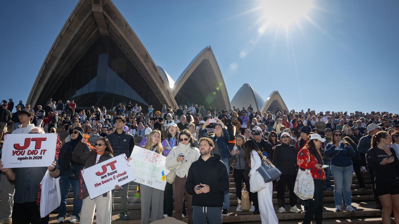 Supporters at Opera House on marathon day