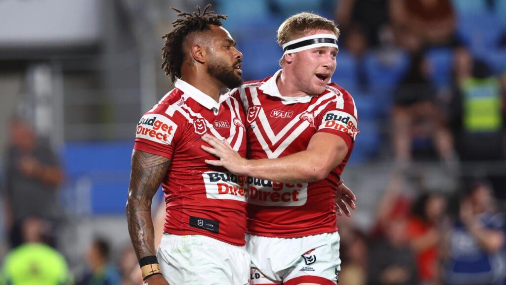 The Dolphins have made it seven wins in a row by beating the Titans on the Gold Coast.
