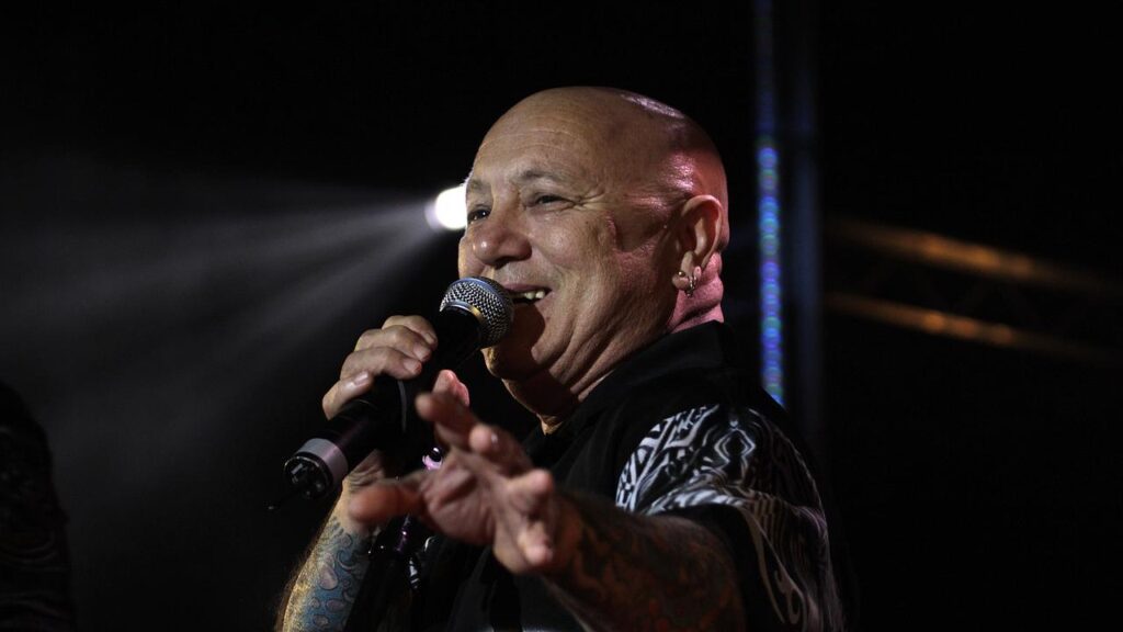 Rose Tattoo frontman Angry Anderson has died as his band was embarking on its final tour.
