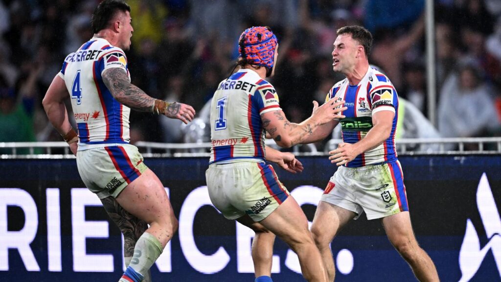 Sandon Smith (r) will take on his former club Sydney Roosters in the NRL grand final.
