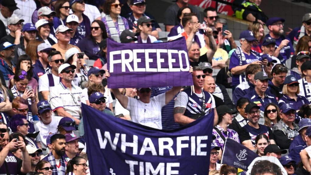 Dockers supporters turned out in droves to watch Fremantle complete their final training run.
