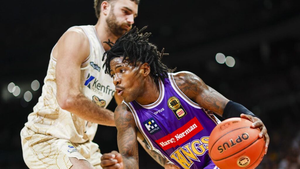 Kendric Davis was in superb form as the Kings launched their title defence with a win over Cairns.

