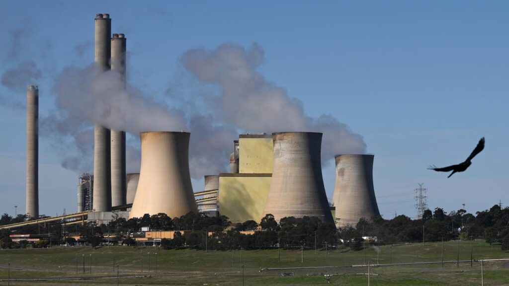 Australia is being urged to phase out fossil fuels for energy generation to slash emissions.
