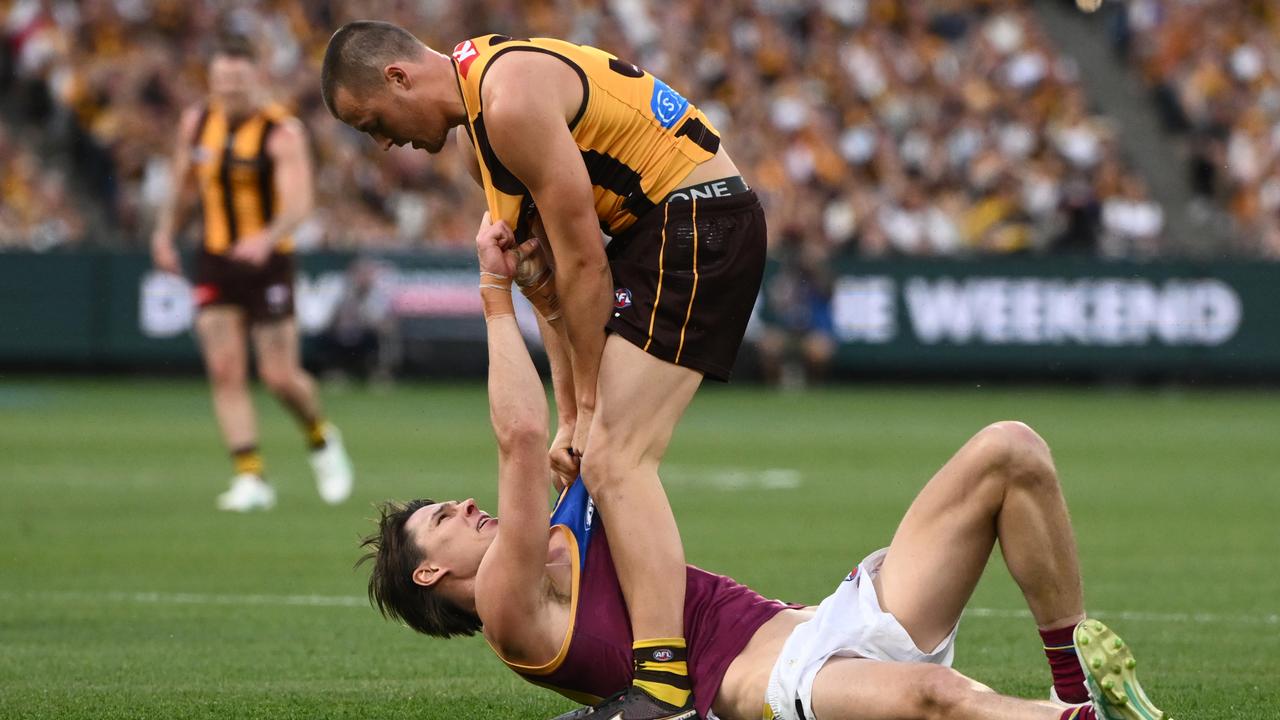 Hawthorn's Jack Ginnivan and Brisbane's Eric Hipwood