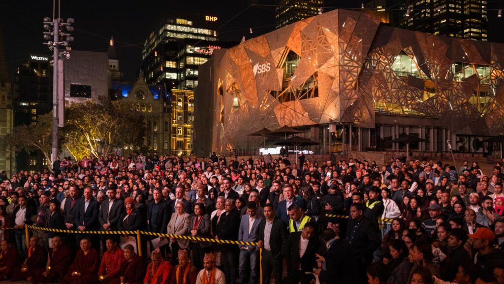 Hundreds have attended a vigil in Melbourne to remember those killed in the Nepal floods.
