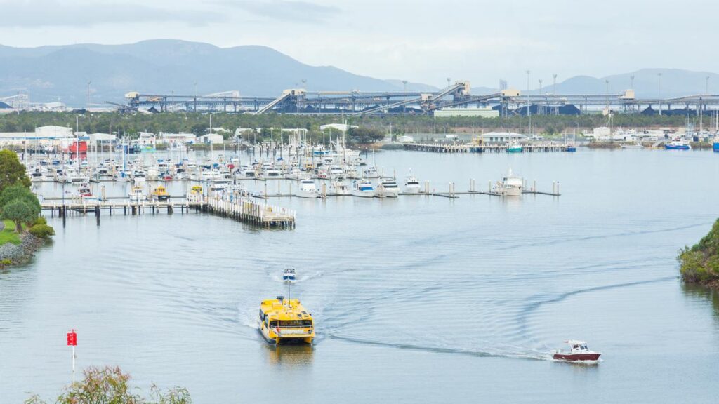 Efforts are under way to refloat a Liberian-registered bulk carrier that ran aground off Queensland.
