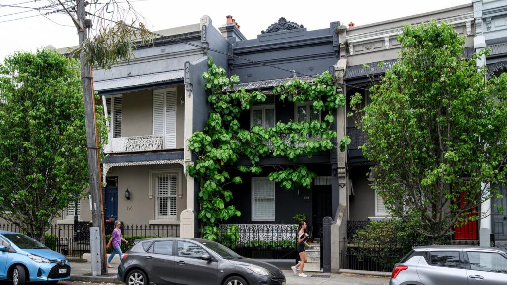 Housing price growth in inner city areas trailed behind outer suburbs in the year to August.
