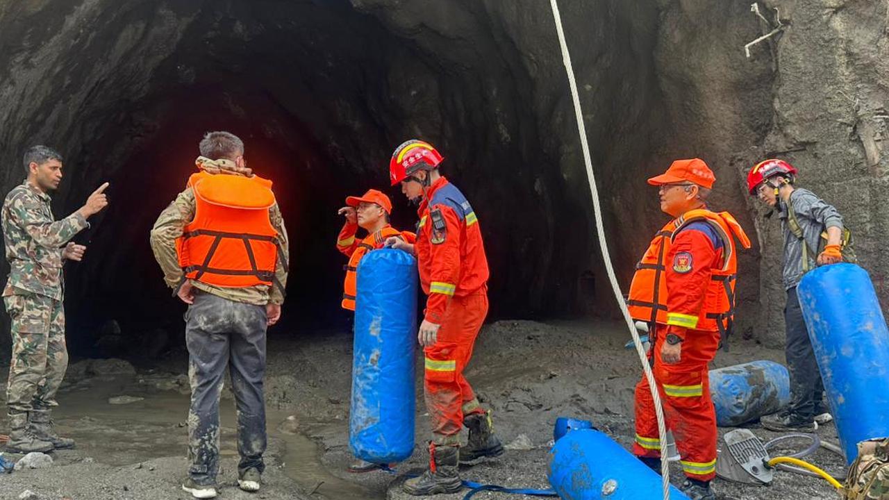 Soldiers undertake rescue operation at site of a hydropower project