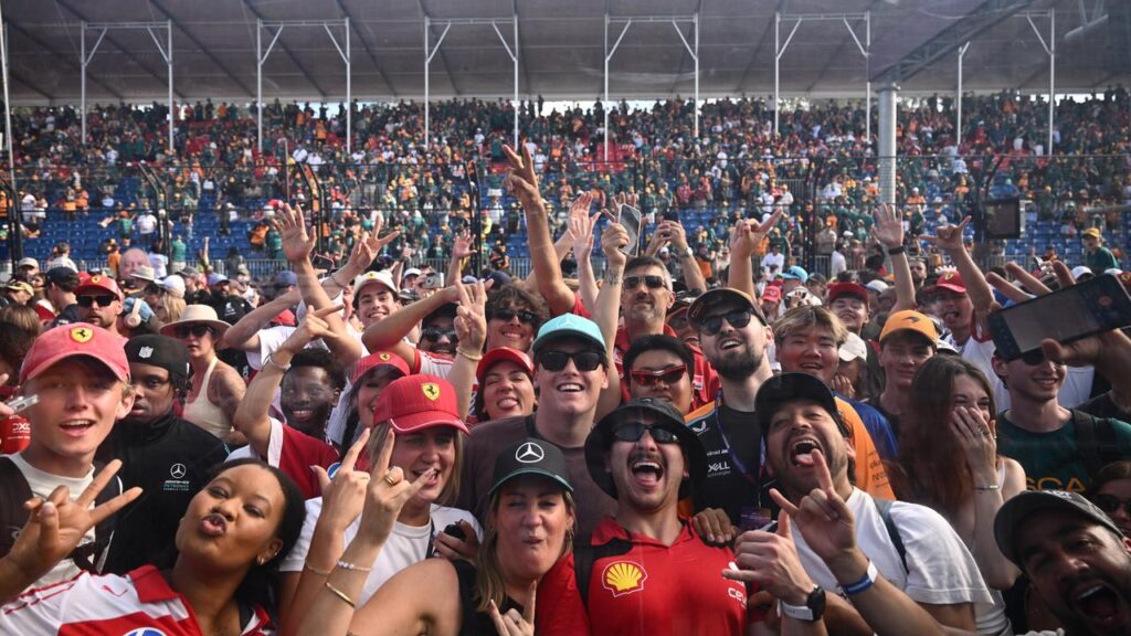 The ever popular Australian Grand Prix at Albert Park will feature a sprint race for the first time.

