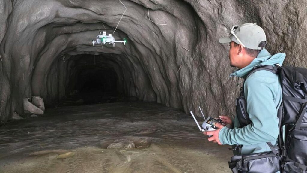 Rescue efforts in Nepal are focused on survivors who may be trapped in ventilated tunnels.
