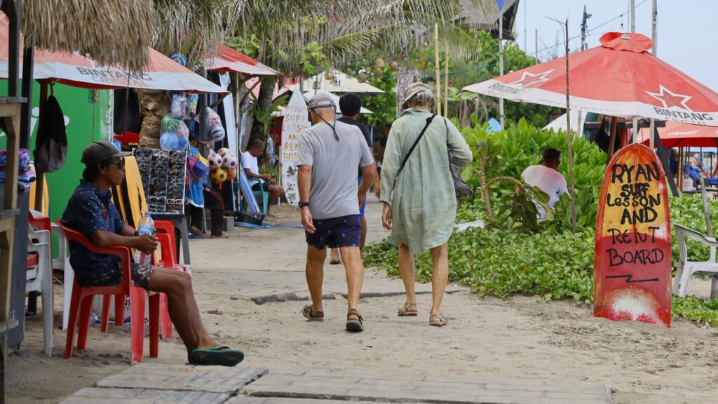 An Australian man and his two young children have been found dead in the tourist hotspot of Bali.
