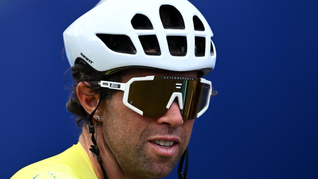 Michael Matthews has maintained his proud world championship record, taking silver in the road race.
