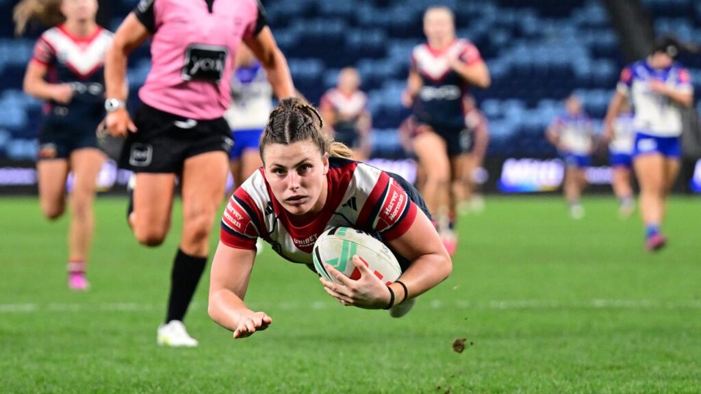 A Jessica Sergis try in each half took the Roosters to an unconvincing win over the Bulldogs.
