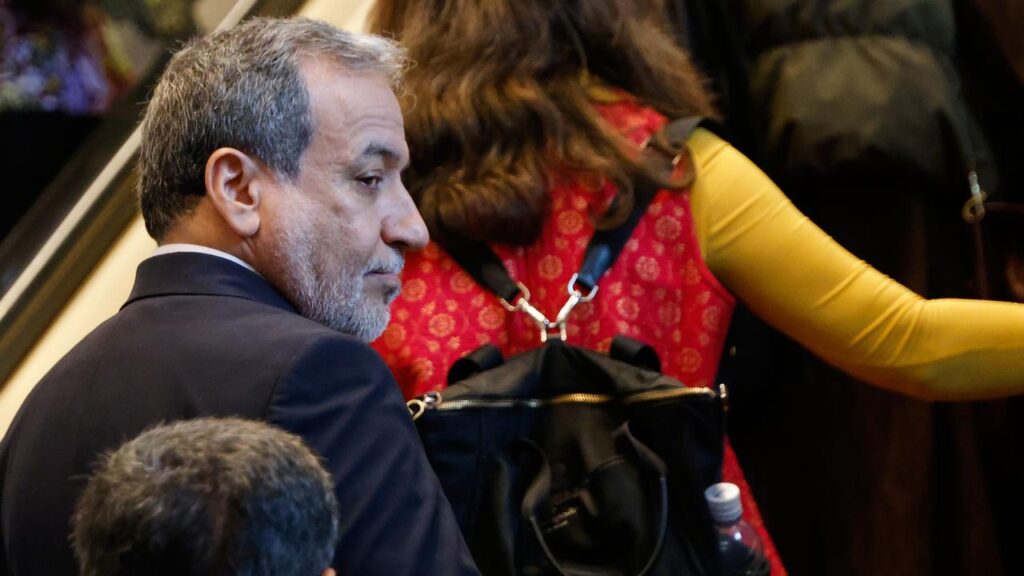Foreign Minister Abbas Araqchi says Iran will reopen the Strait of Hormuz if a US blockade ends.
