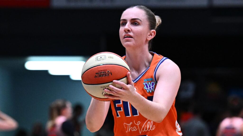 Courtney Woods was in the zone as Townsville won away at Bendigo in the WNBL.
