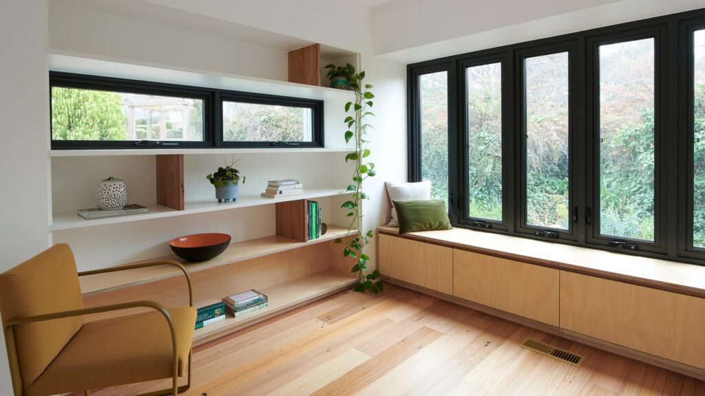 Net-zero homes are slashing carbon footprints through smarter design and better building materials.
