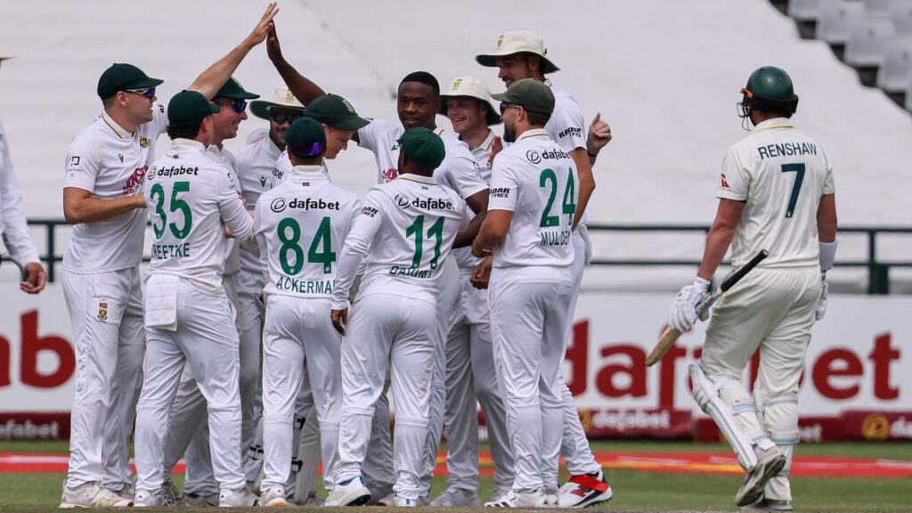 South Africa were celebrating as they grabbed seven Australian wickets before lunch on day 5.
