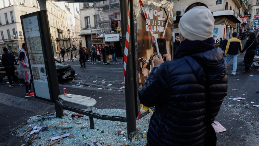 While thousands protested peacefully, violent fringe groups targeted public buildings and police.

