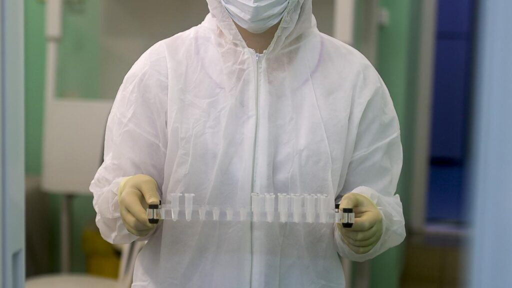 Russian officials have rejected rumours that ​a woman dropped a test tube containing live bacteria.
