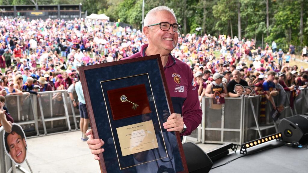 Carlton are considering offering Chris Fagan some keys of their own and to support Josh Fraser.
