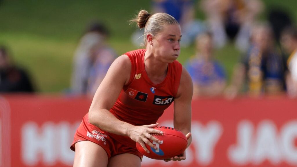 Charlie Rowbottom led the way with 33 disposals and six clearances for the Suns.
