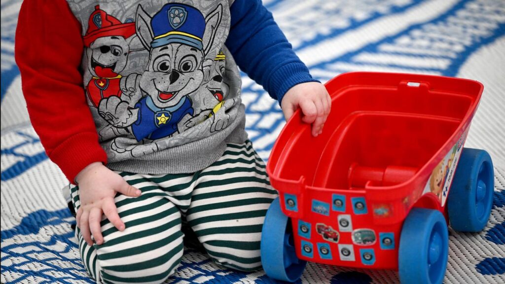 A website and autism helpline is being launched on Thursday as the Thriving Kids program starts.
