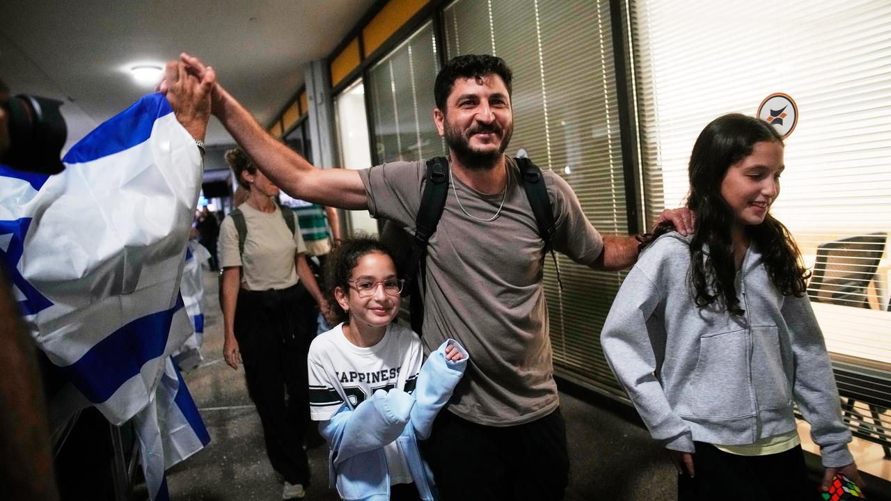 Israeli FlyDubai passengers arrive in Tel Aviv