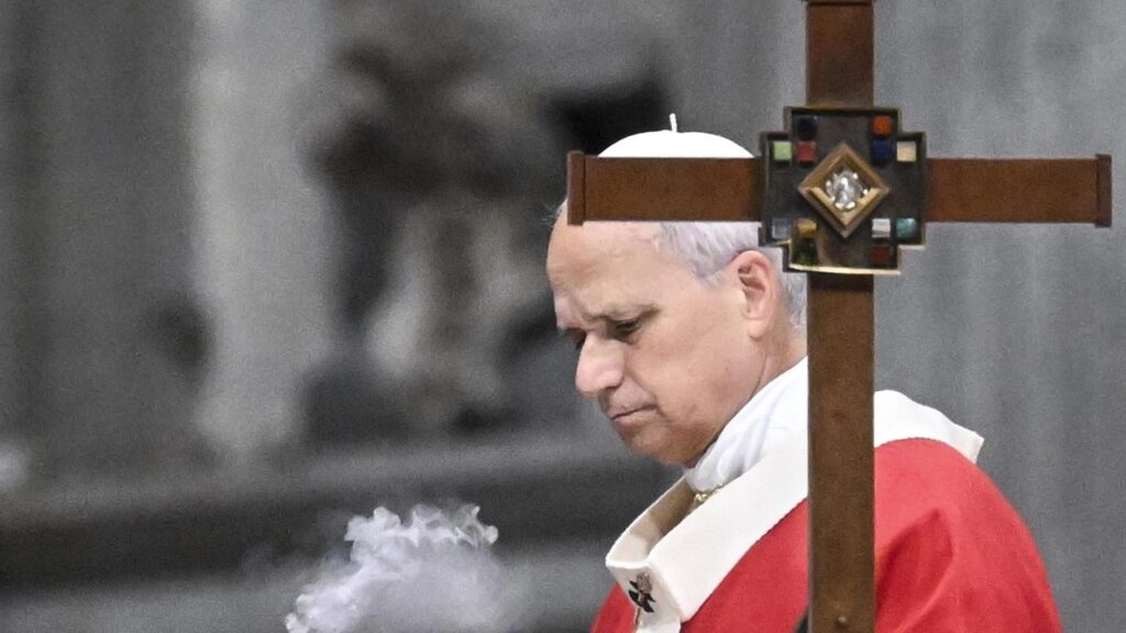 The Pope has a nodule on his lung and will undergo surgery in the coming days.
