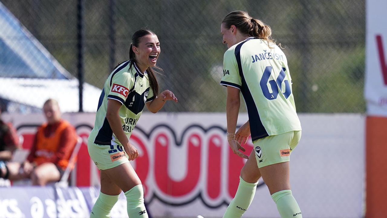 (L-R) Alana Jancevski and Sienna Saveska.