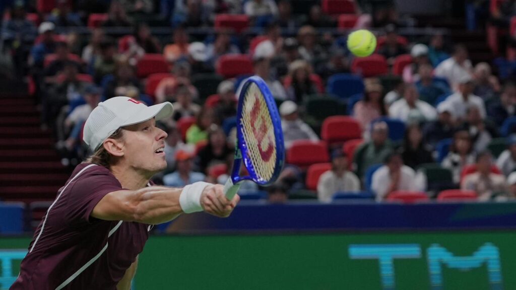 Alex de Minaur has made it into the semi-finals of the Vienna Open for the third year running.
