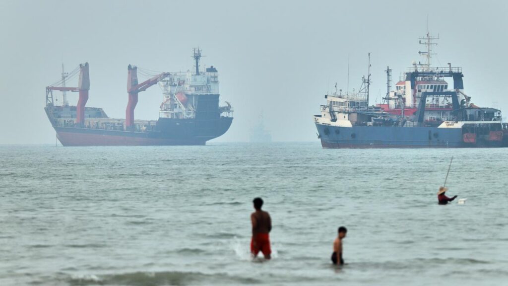 Iran wants the US to lift sanctions on its oil sales amid talks to reopen the Strait of Hormuz.
