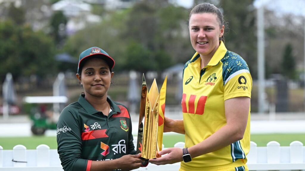 Bangladesh captain Nigar Sultana Joty and Australia vice-captain Tahlia McGrath with the ODI trophy.
