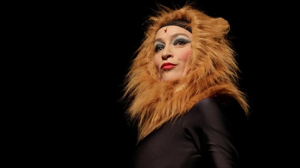 A one-woman show blends cabaret and comedy to celebrate Kate Bush.
