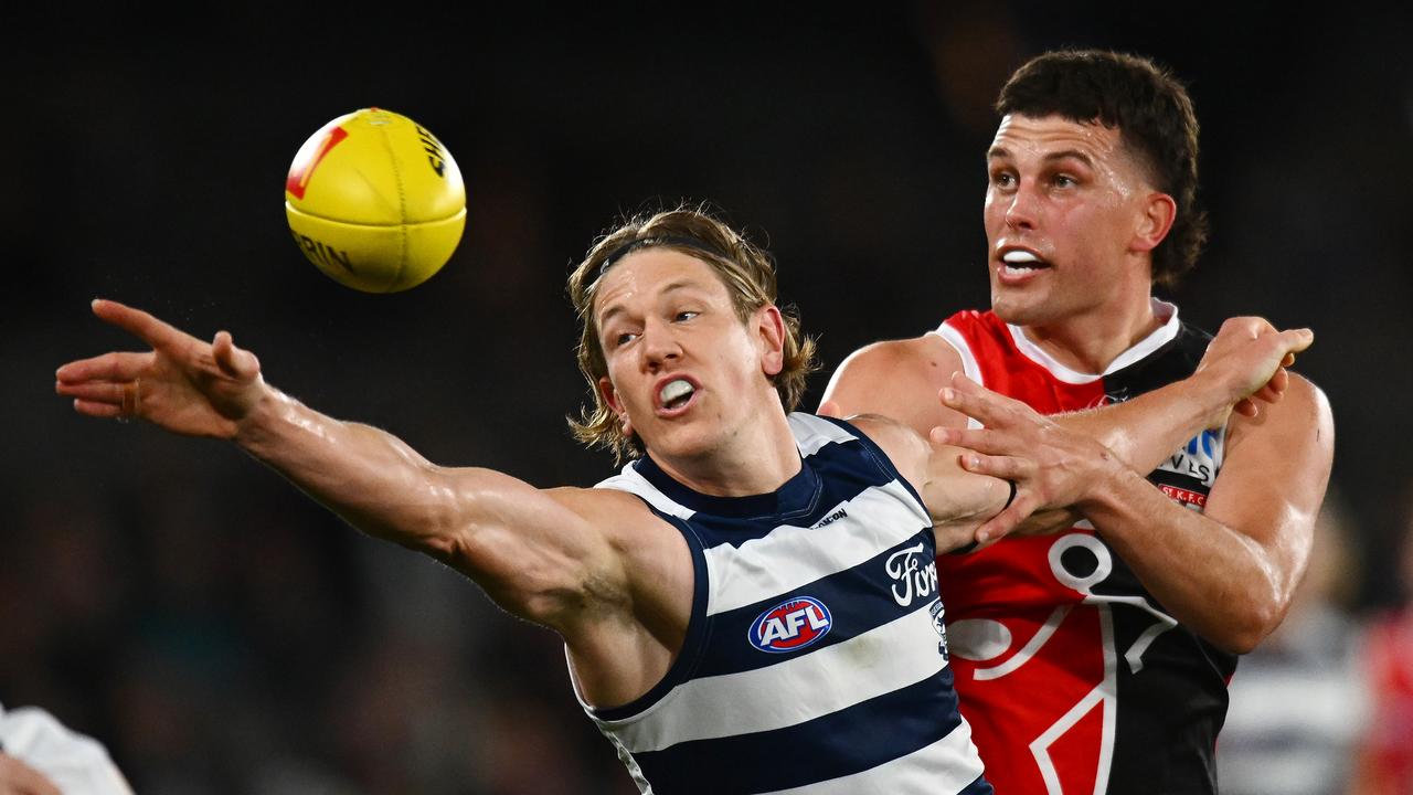 (L-R) Rhys Stanley and Rowan Marshall.