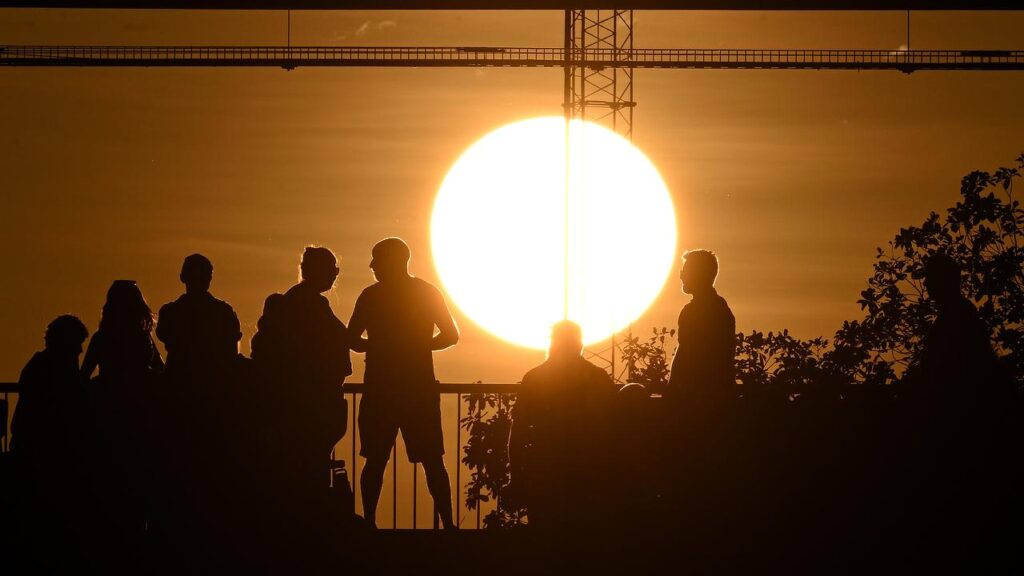 Authors of a new report are calling for climate change to be recognised as a health emergency.
