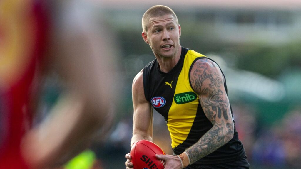 Three-time AFL premiership winner Nathan Broad has joined the Dockers as a development coach.
